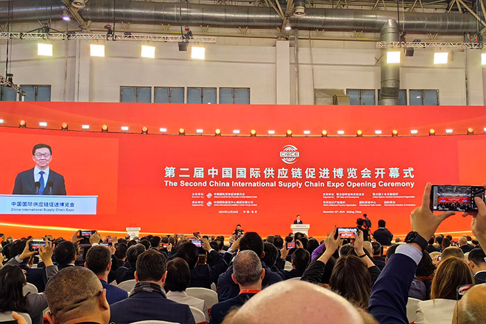 今日開幕！巨能機器人亮相第二屆中國國際供應鏈促進博覽會